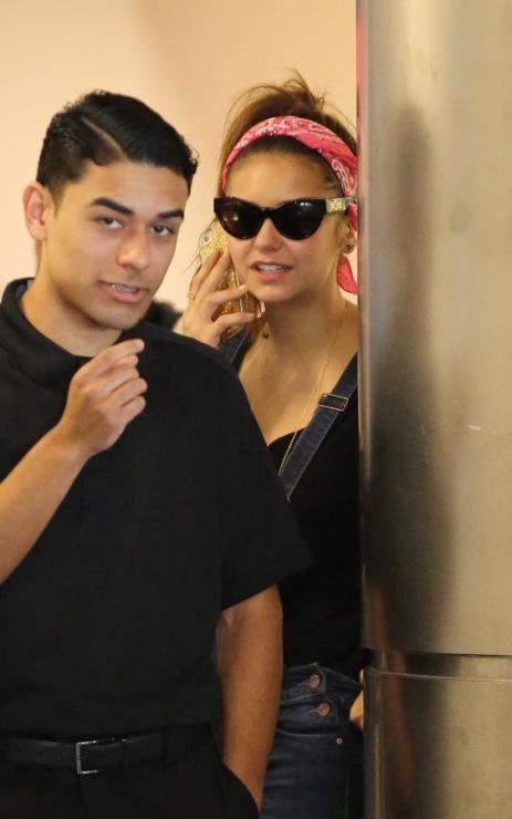 demilovatofast's tweet image. nina de bandana fica tão fofa