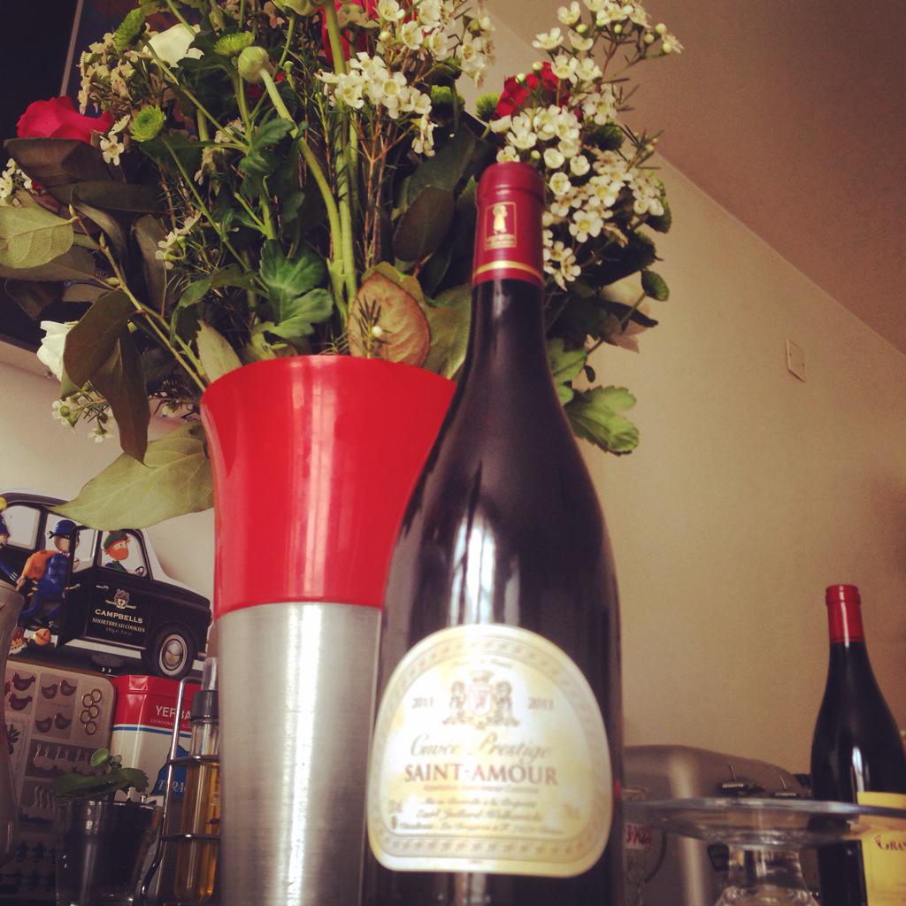 AgenceVictoriaV's tweet photo. Un amour de vin...#loveisintheair #andwine http://t.co/fVf9KNCsXf