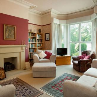 LanguageChester's tweet image. We offer programmes to all nationalities.Experience English life intertwined with language development #learnenglish