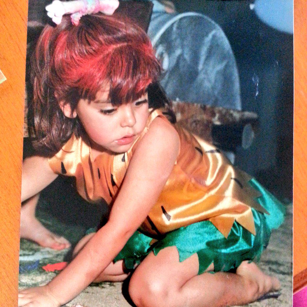 Natalia_Montiel's tweet photo. Desde pequeña destinada a llevar el pelo rojo 😂😂 @Baar92 http://t.co/SixfJUvgjS
