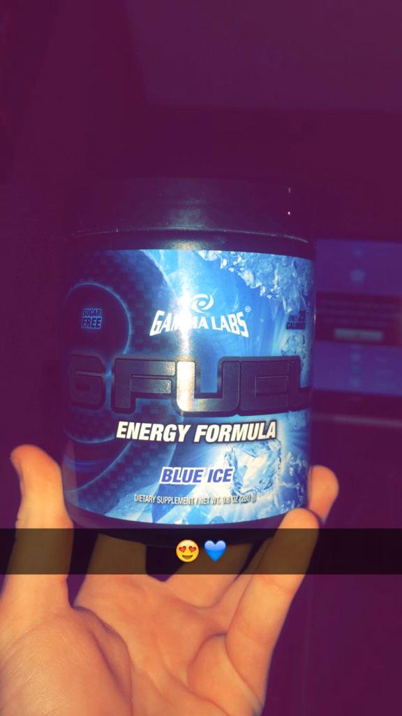 calsmithx's tweet photo. #usecoderain #CODChamps #gfuel #GreenWall http://t.co/qdLSS5Yjt5