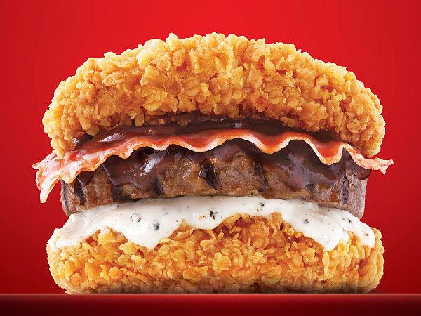 smabxp_'s tweet photo. เมนูของ KFC ที่ไม่มีขายในไทย ส่วนมากจะใช้เนื้อไก่แทนขนมปัง น่ากินมากเอาเข้าไทยเถอะค่ะ 😭🍟 http://t.co/o3MYIiD1Co