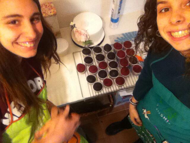 andrea moliner (@anmoliner) on Twitter photo <a href="/EsplaiJosepets/">Esplai Josepets</a> avui cupcakes per berenar i endolcir-vos el dissabte! #falcons #esplai #cupcakes #redvelvet #xocolata <a href="/EsplaiJosepets/">Esplai Josepets</a> avui cupcakes per berenar i endolcir-vos el dissabte! #falcons #esplai #cupcakes #redvelvet #xocolata