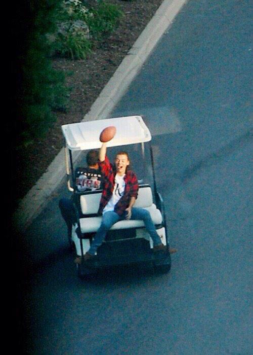 Rxservcd's tweet image. Football.