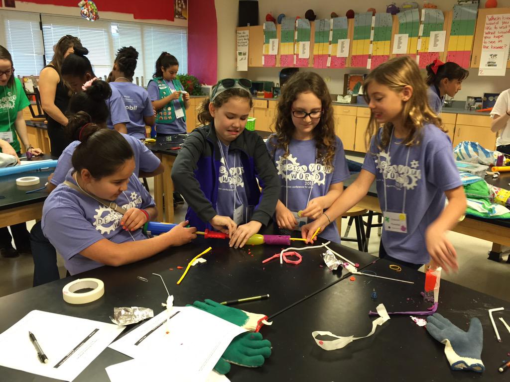 ScienceGirlDFW's tweet photo. So many great #STEM activities at #DYW today! @dallasschools @SWEDallas @SWEtalk http://t.co/cvyfV3z3XL