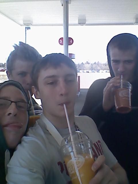 domgardner24's tweet image. When the squad turn up at speedway #smoothiesquad #freesmoothies #waaam #nutritionalists