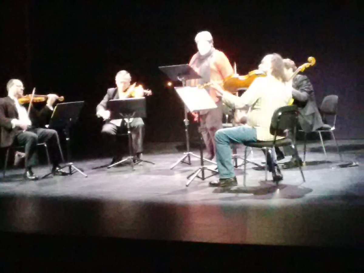 En pleno ensayo en el Teatro Castelar de <a href="/ayto_elda/">Ayuntamiento de Elda</a> para el gran concierto de esta noche con Ana Maraí Sánchez!