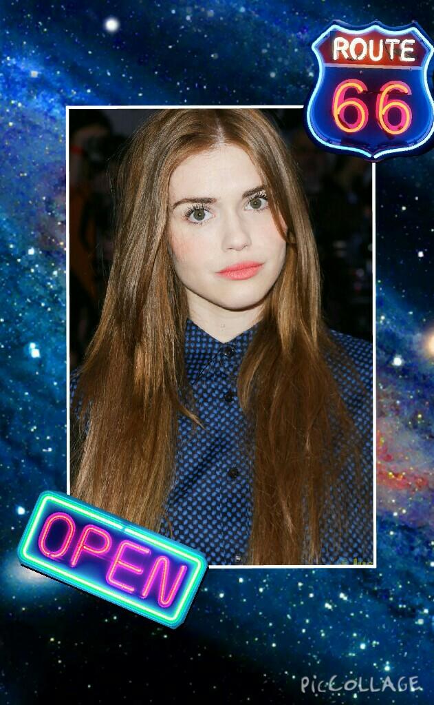 lockescreen's tweet image. Holland Roden Lockscreens, please rt or fave if you saved.