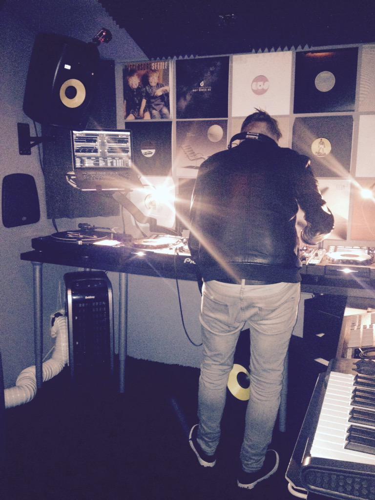 Audio96project's tweet image. In with @wearefoor and they are smashing it !!