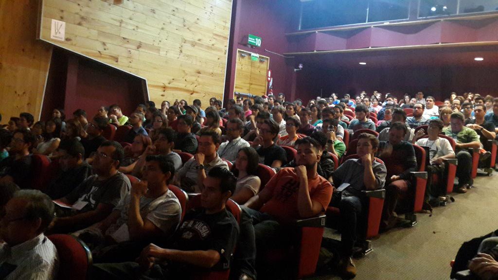 achongr's tweet image. #ArduinoD15 #CostaRica #ArduinoDay full house! Disfrutando una comunidad que crece!