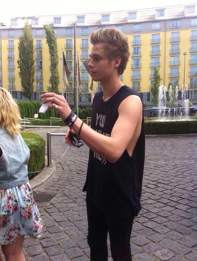 blessing your timeline #vote5sos #kca