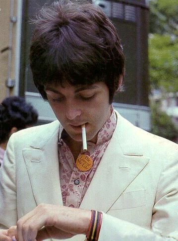 baaammbiiii's tweet photo. Paren la wea CTM! Paul no esta muerto #PaulIsNotDead #PaulIsDEad No weón noh! son estúpidos al creer eso....! http://t.co/Hf1eLnRBBV