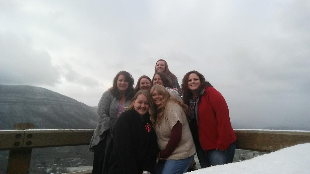 nikki_manning_'s tweet image. Awesome group of Hawkins Co teachers to see Harry Wong. #snow #funpd #teaching