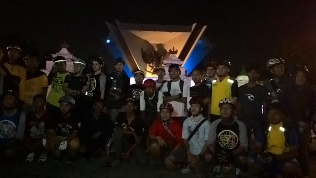 #PalembangCriticalMass #EarthHour2015 start di monpera