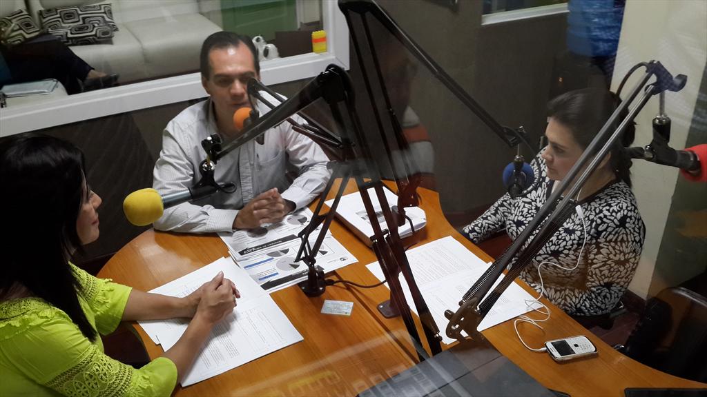 TuSurCultural's tweet photo. Iniciamos #SurCultural entrevistando a @curaramon Coord. @Salud_CZ7 http://t.co/jBGLKFPnBP
