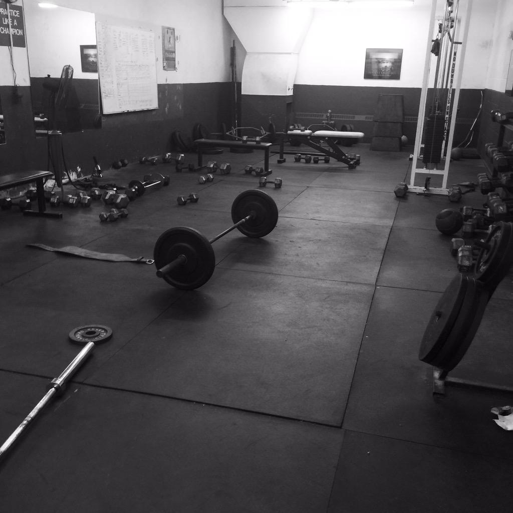 CoachMcIsaac's tweet photo. Tool on me, idc in here I'm untouchable #weakness2strength #firsttruedayoff http://t.co/FLvmwgZC0C