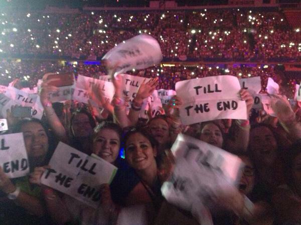 alexparker05's tweet photo. "the fake fans have left, but the real fans have stayed"

RT IF U STAYED AND WILL NEVER EVER LEAVE <3

#KCA #Vote1DUК http://t.co/digIFzlali