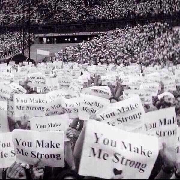 alexparker05's tweet photo. "the fake fans have left, but the real fans have stayed"

RT IF U STAYED AND WILL NEVER EVER LEAVE <3

#KCA #Vote1DUК http://t.co/digIFzlali