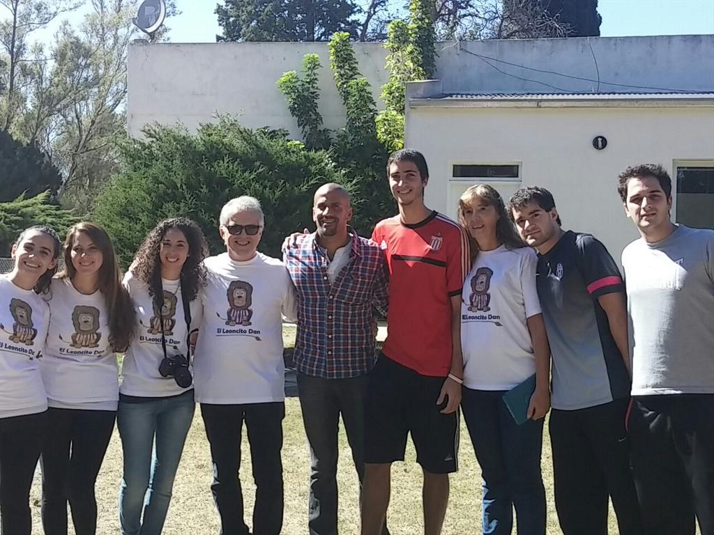 LeoncitoDan's tweet photo. #LaBrujaVeron recibió a los Leoncitos #Emoción #Orgullo  Nuestro Danchu sonríe dde el cielo @ElAdole1 @paulaschapiro http://t.co/bK2NzTyQX0