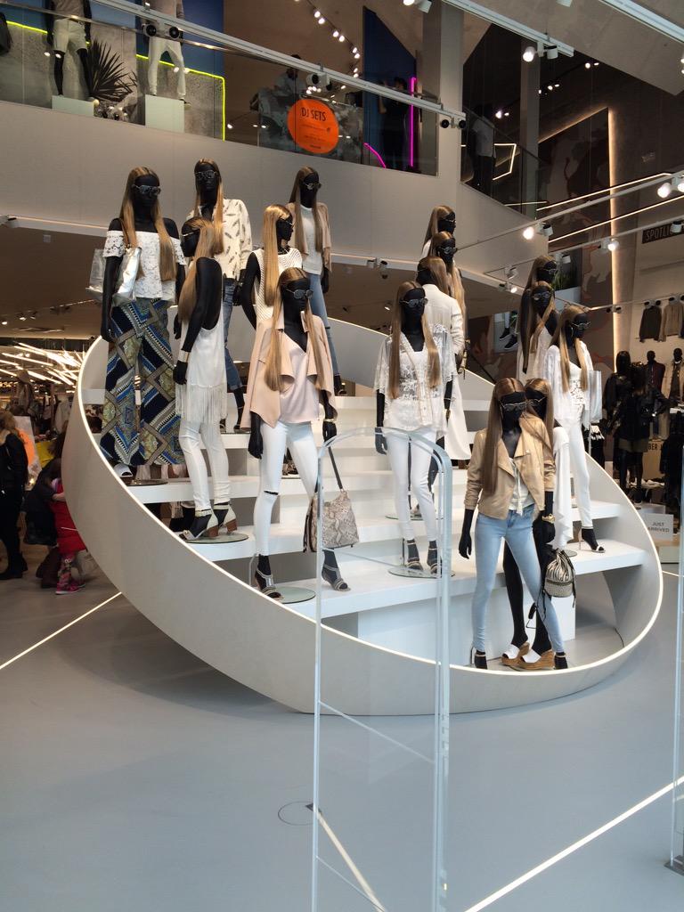 K_Beaven's tweet photo. This is one cool store! #RIBULLRING http://t.co/WkA91s4KET