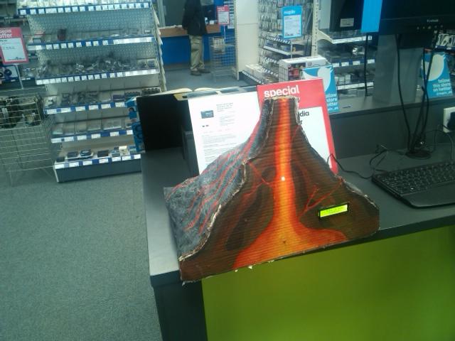 Maplin_SFD's tweet image. Amy made her self labelling volcano named mt. Arduino in 2012, Brilliant work Amy #ArduinoD15 #BringYourBuild