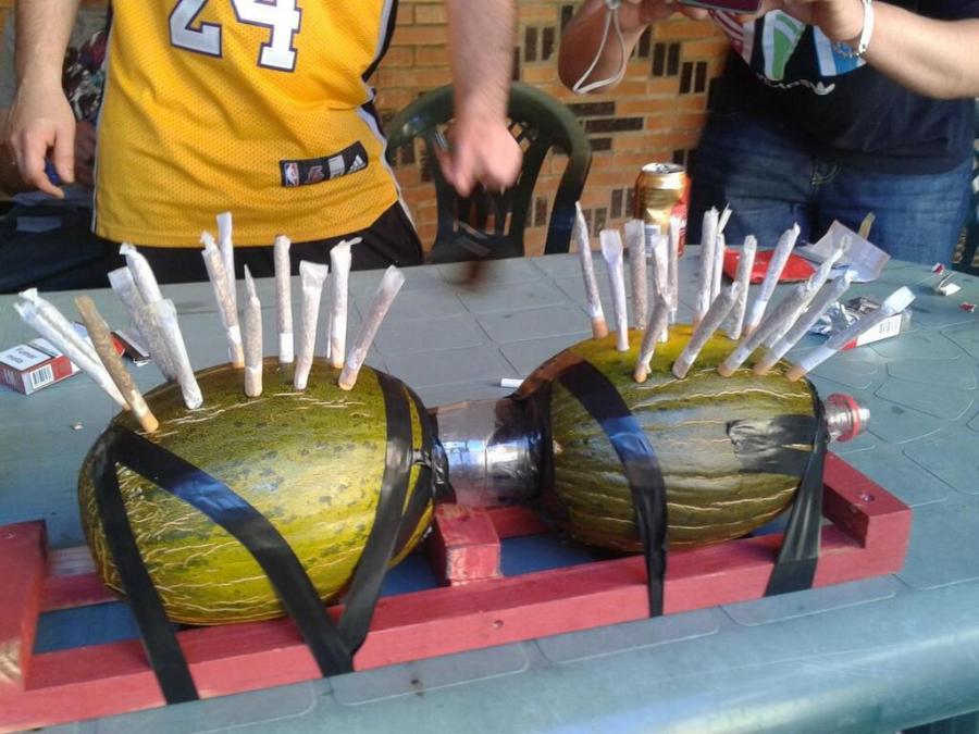 GrowLandiaOFI's tweet photo. Aprende a construir una Pipa de #Marihuana con un melón (VÍDEO) - http://t.co/n5pHAxjV7O http://t.co/naEMCcKcGq