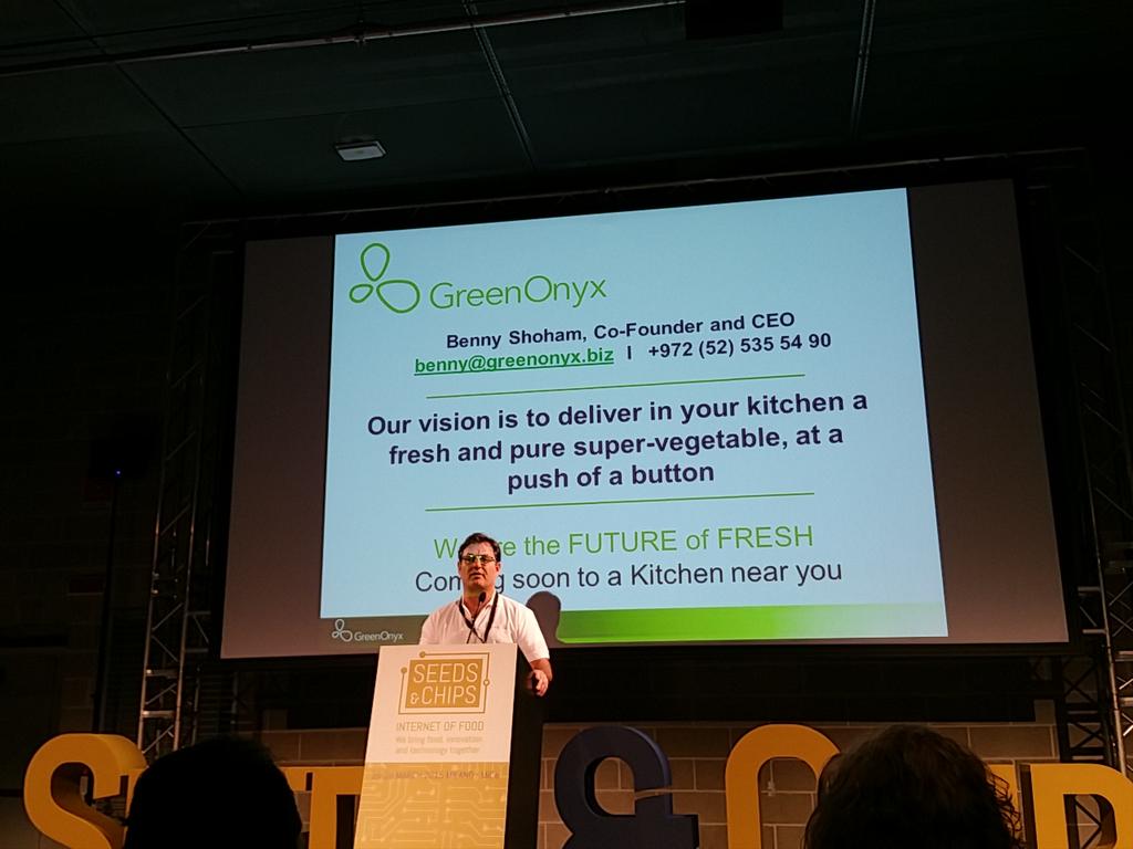 USAPavilion2015's tweet photo. 6th pitching #feedingtheaccelerator #SeedsandChips 'green onyx' http://t.co/26CioqVRn4