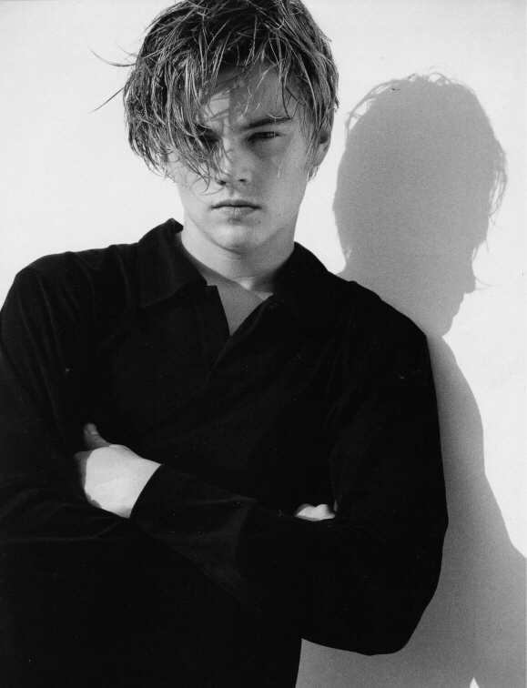 MOVIEMEMORlES's tweet photo. LEONARDO DICAPRIO IN THE 90s 😍😍😍 http://t.co/4VqZXgQSmS