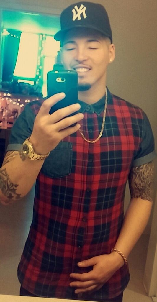 401savageboy's tweet photo. 😁 http://t.co/Xl9UXec2u8