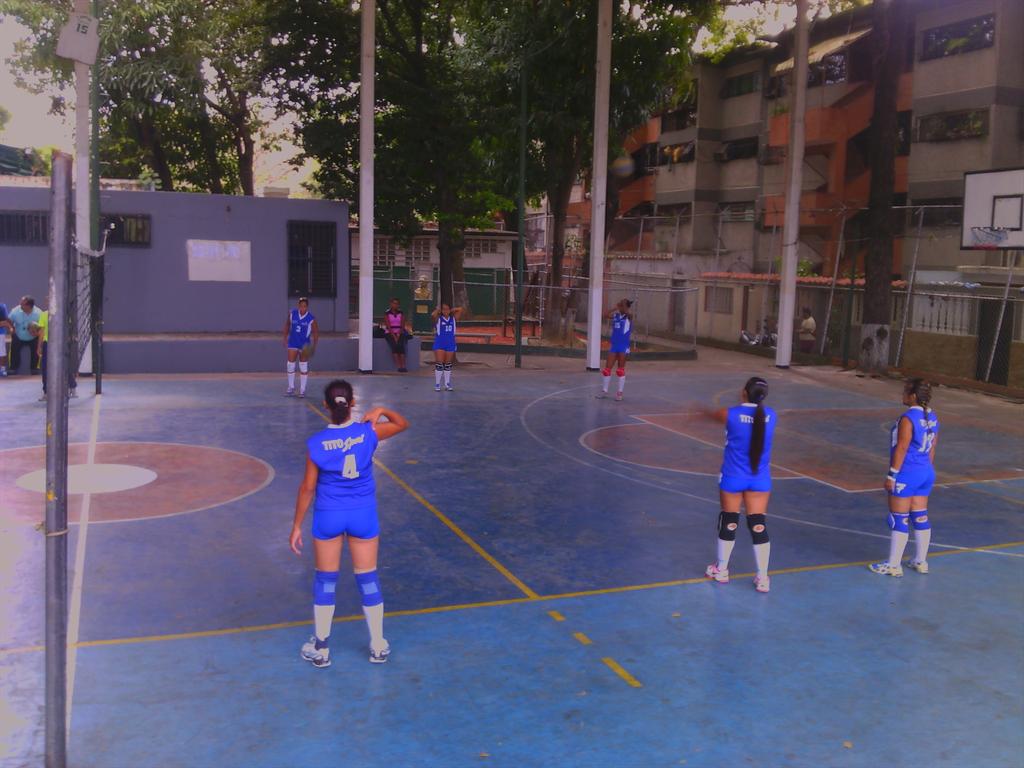 DesarrolloFunda's tweet photo. Iniciando el primer encuentro #unidosporpetare http://t.co/ut7VgwDJ97