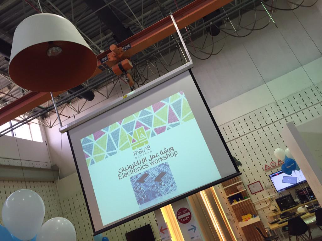 FABLAB_Dhahran's tweet image. أثناء ورشة عمل الأردوينو في فعالية اليوم العالمي للأردوينو! 
#ArduinoD15 #FABLAB_Dhahran
