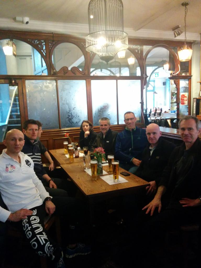 FredericAndolfi's tweet photo. Le repos des guerriers. Rien de tel qu'une pinte pour récupérer de l'effort @vetshead http://t.co/xzOXYn6kxK