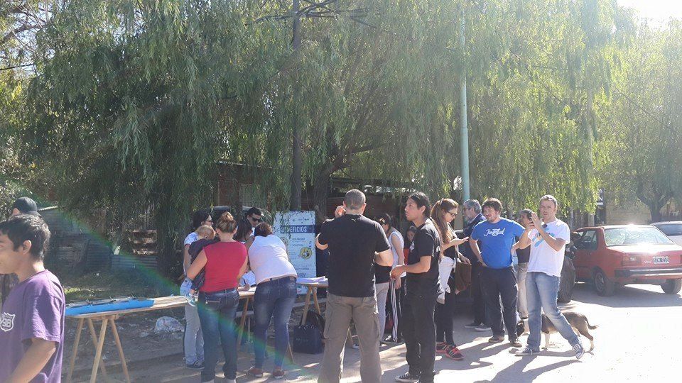 CamporaUnq's tweet photo. Operativo TDA hora en la Ribera de Bernal.
Por una Argentina Inclusiva y conectada. http://t.co/2BDh7i9f8u