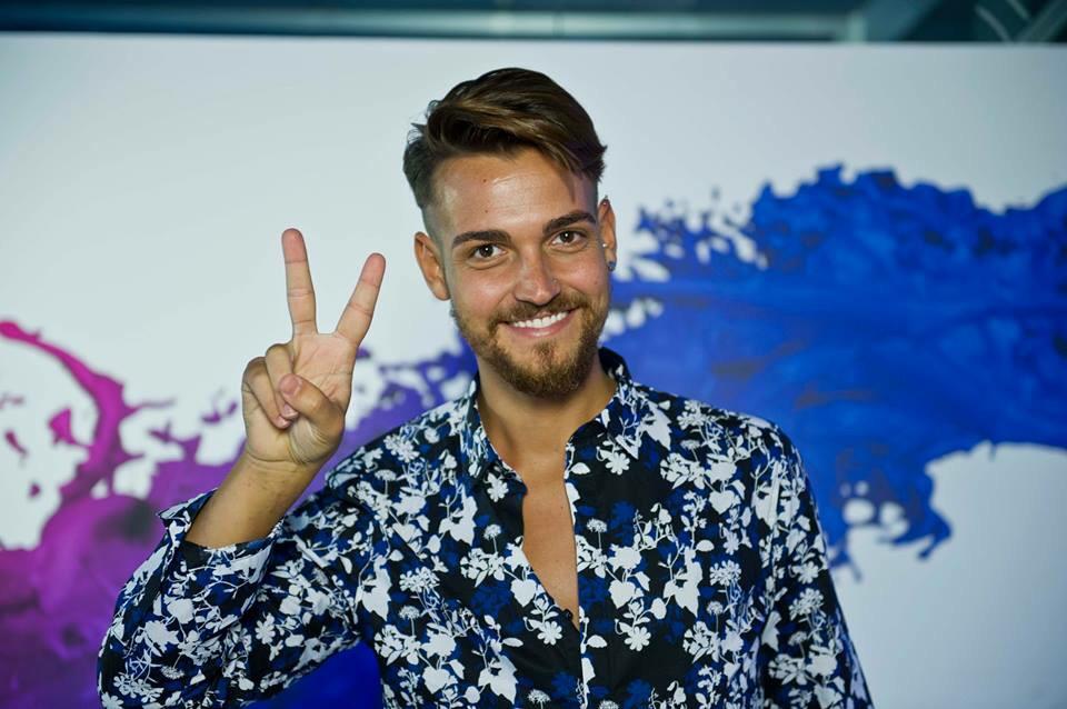 Valerio_Scanu's tweet photo. Fra poco vi aspetto a VERISSIMO su Canale 5 @IsolaDeiFamosi @social_mediaset @QuiMediaset_it http://t.co/iDojrZKJ3C