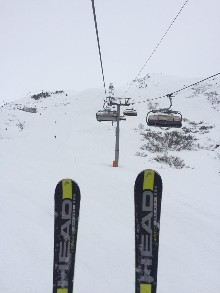 elementskitrav's tweet image. Snow clouds are thickening. Plenty of life in this season yet #Meribel #inyourelement @lafoliedoucebel @merinet_news