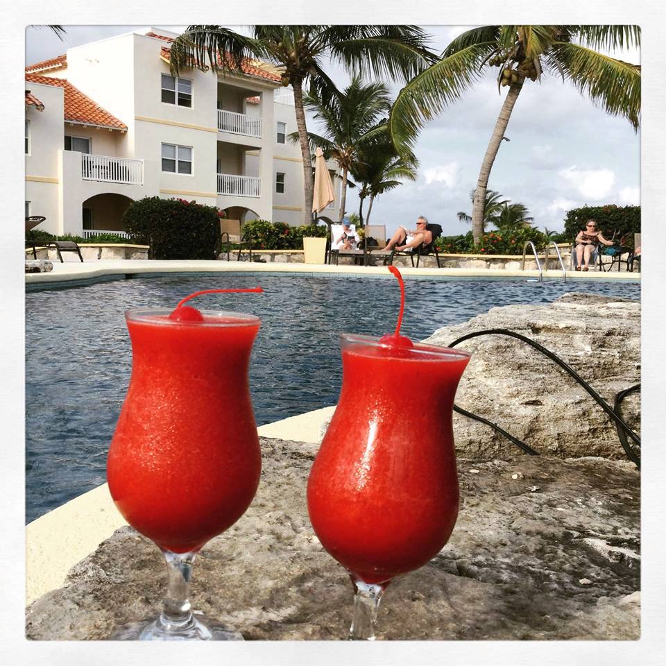 Come #enjoy an #IslandBreeze, #cocktails &amp; our #sparkling #swimmingpool #funinthesun #turksandcaicos <a href="/NWPResort/">NorthwestPointResort</a>
