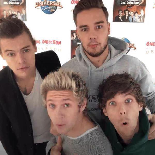 1DStalker's tweet image. They stayed for us, we need to stay for them👬👬 #Vote1DUК #VoteUKDirectioners #KСA #WeSupportYouNiallHarryLiamLouis