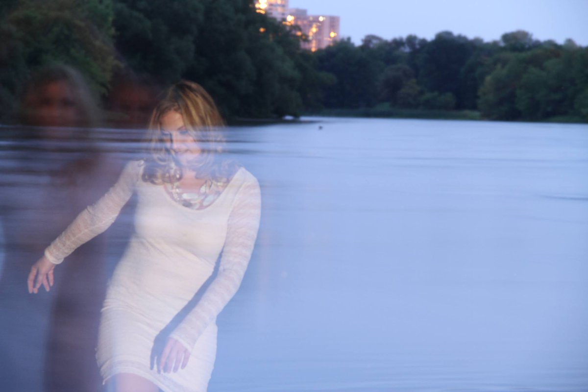 On bass w/ Lisa Fowler &amp; the Prowlers ce soir <a href="/zaphods_ottawa/">Zaphod Beeblebrox</a>! (8:30 set.) <a href="/LisaFowlerMusic/">Lisa Fowler</a>