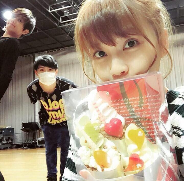 24_aaa_naco's tweet photo. しゅーちゃんが
たかうのの赤い糸を
いつも結んでくれてる💕
#aaa #たかうの http://t.co/5iPWfbRgnS