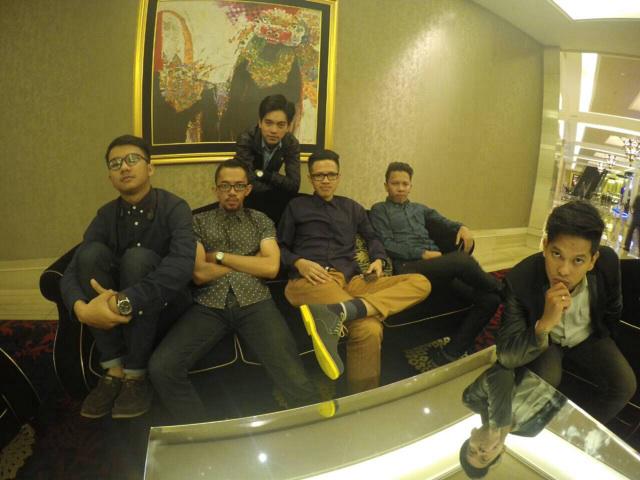 <a href="/BillyRamdhani/">Billy Ramdhani P</a> <a href="/rickyricksss/">Ricky Anggriawan</a> <a href="/destrasandjaya/">DESTRA SANDJAYA</a> @ShandyGen <a href="/tiosoemantri/">TPamungkasSoemantri</a> <a href="/charlyachay/">charly septiana</a> gonjreng2 💯