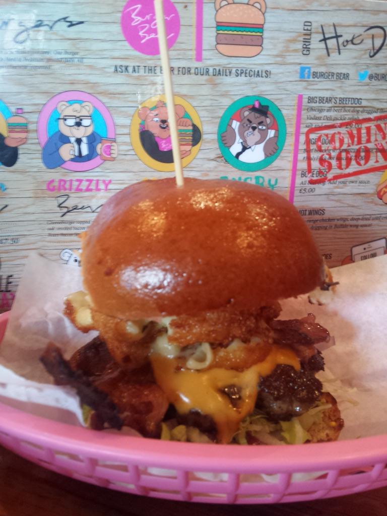 RandySweets's tweet image. What mac and cheese balls on a grizzly?! Eurghhhhh my heart just stopped @burgerbeartom @theoldnunshead