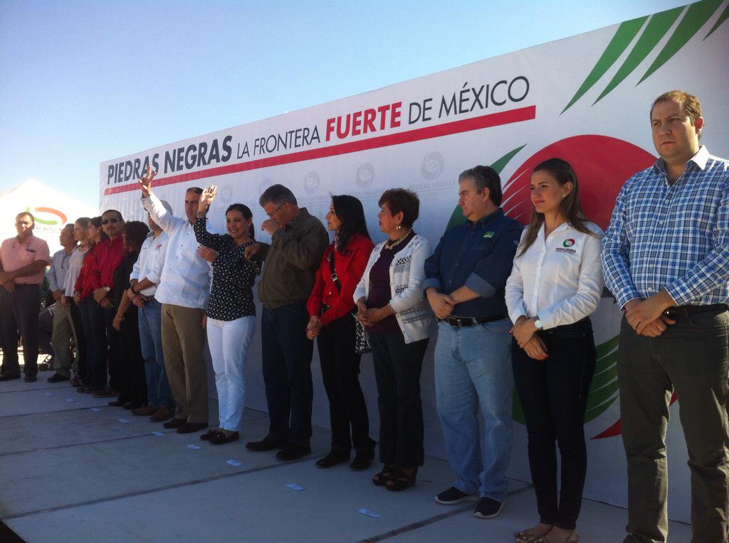 cashito27's tweet image. Inician @villarrealsonia y @PURONJOHNSTON #BrigadaDeServicios en fraccionamiento #ACOROS @pnegras