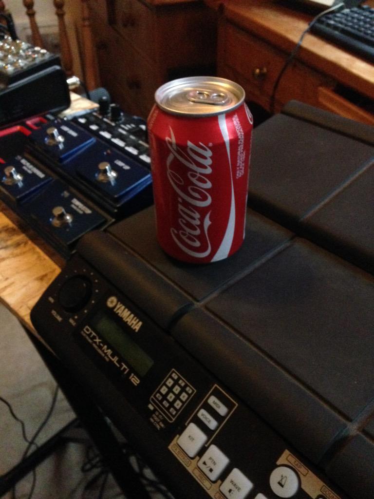 NIGHTMUSCLE's tweet photo. And remember. Free can of Coke for the best dressed punter! http://t.co/4H1TRI9bte