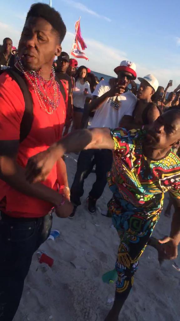KillaJay_25's tweet photo. Recap from yesterday in PCB 😂😂���😂 http://t.co/5t8a8Qt2Uw