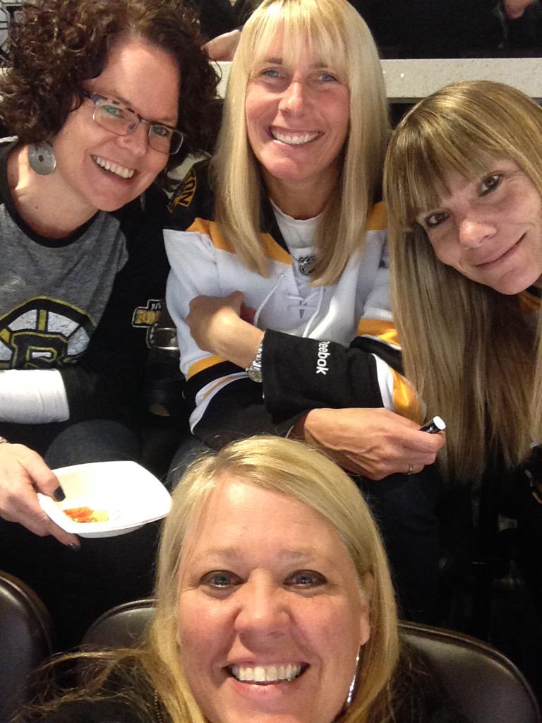 LH0029's tweet photo. #Bruins #putusonthejumbotrone http://t.co/prmmtnckzc
