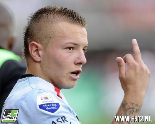 Dennis_v_n's tweet image. Hey, Hiddink: