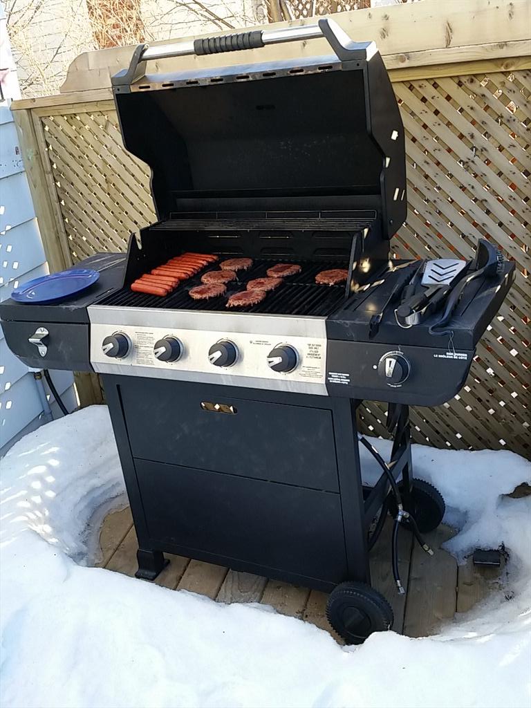 stephan_n_lukac's tweet image. It's barbq time #canadaspring