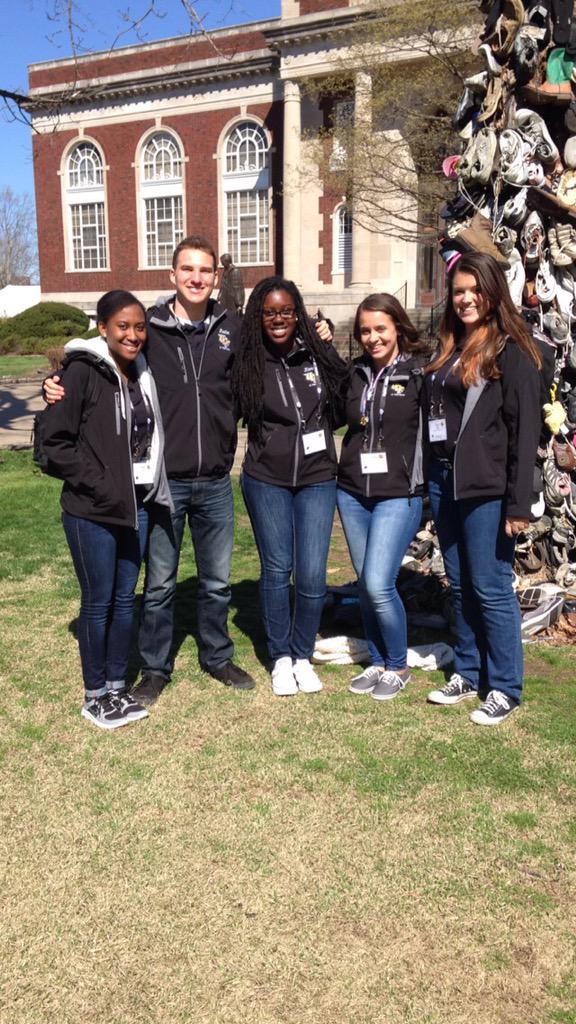 Amanda_Pleasee3's tweet photo. Enjoying this Kentucky weather with these great people #oteam #srow #SROW2015 #nodaregion6 http://t.co/aA49QqTcMJ