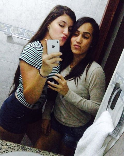 paulaperdomog's tweet photo. La blanca de mis días, te amo hermana 😻👭👭👯 @Soyesvane 💕 http://t.co/gyauaezOf4