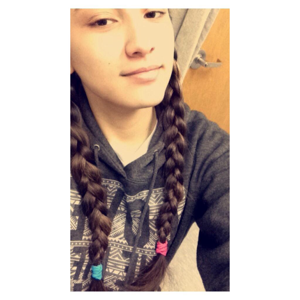SGuenard's tweet photo. #BraidHair #Hey #FelizSabado http://t.co/lTHlfUnaOX